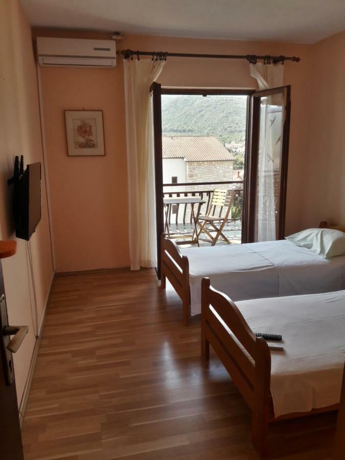 Apartments Antonio Stari Grad  Exterior photo