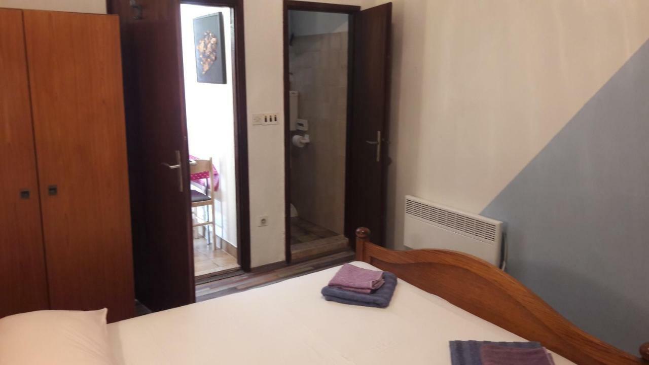 Apartments Antonio Stari Grad  Exterior photo